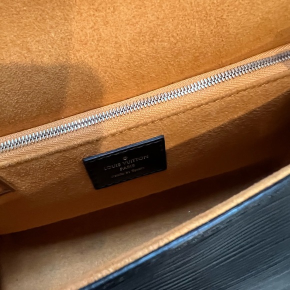 LOUIS VUITTON Epi Pochette Grenelle Black - Picture 7 of 8